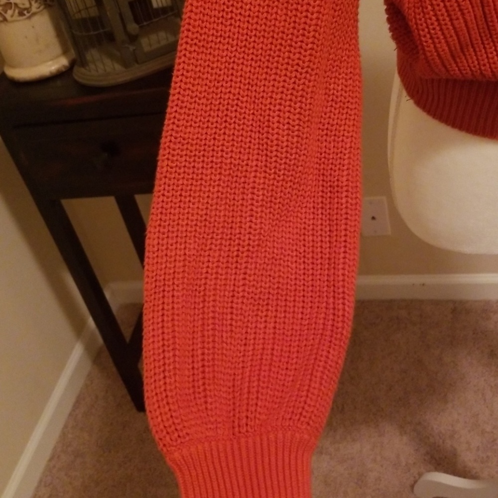 H&M burnt orange sweater - Picture 2 of 3